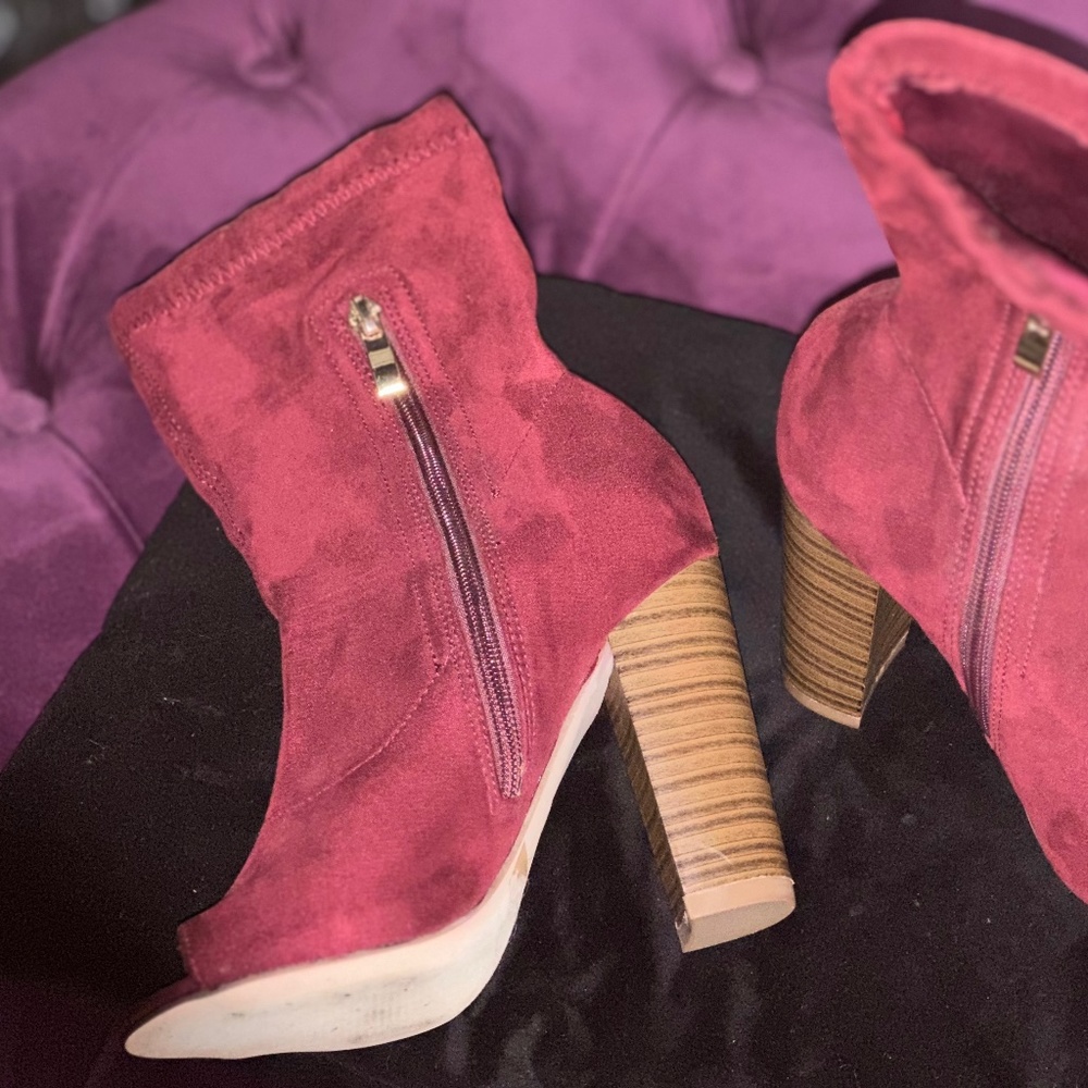 Open toe booties - Picture 2 of 2